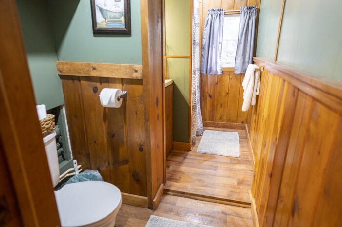Maple Log Cabin Bathroom